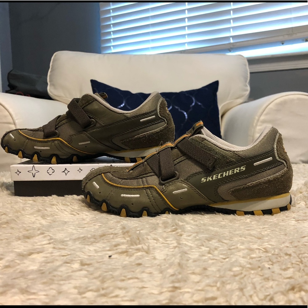 Sketchers Sneakers